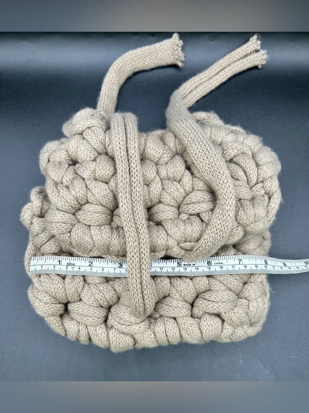 MURDOCK Handcrafted Chunky - Knit Taupe Handbag - Small. - Picture 8 of 9